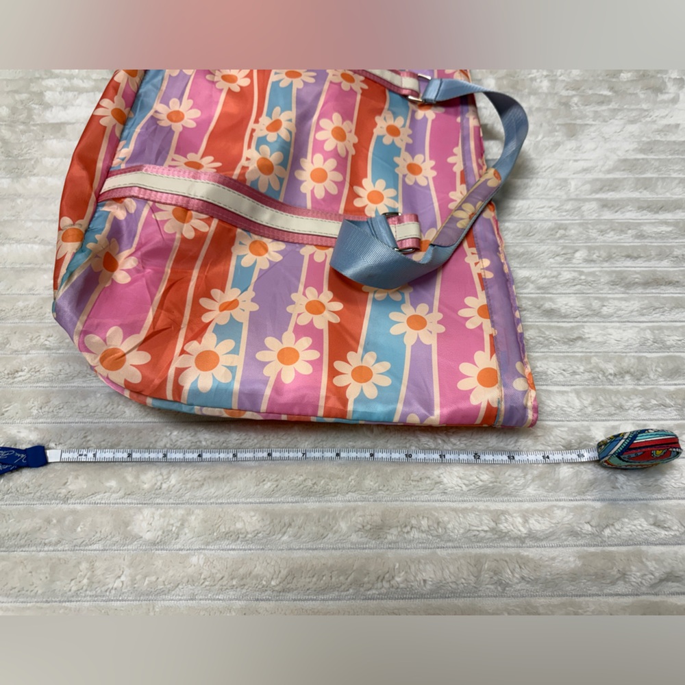 Katydid: Colorful Floral / Daisy, Girls / Womens Overnight Tote Bag - Picture 6 of 12